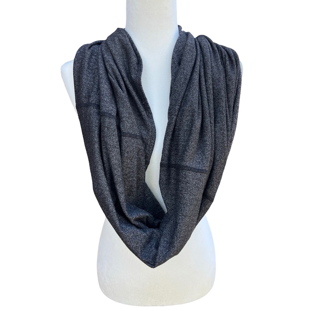Lululemon Vinyasa Scarf Herringbone Black Logo Snap Infinity Wrap Rulu Luxury